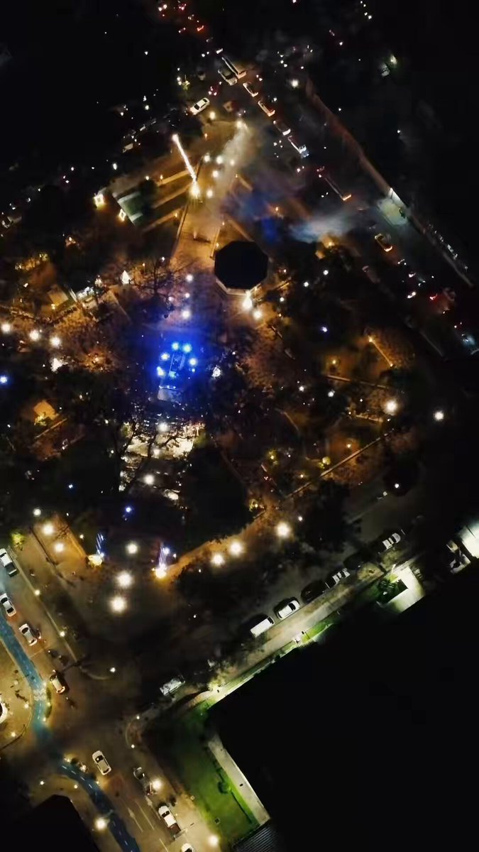 Inauguramos la nueva Plaza Bolívar en el #CentroHistóricoSS. Otro espacio recuperado, seguro, iluminado y digno para las familias. Una plaza más revitalizada • +$2.3 millones en inversión • Una ciudad que renace.