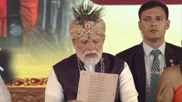 The magnificent and divine recital of the Laksha Kantha Gita filled everyone with energy and deep devotion. To witness the Gita being chanted in unison by such a vast gathering was an unforgettable moment.
