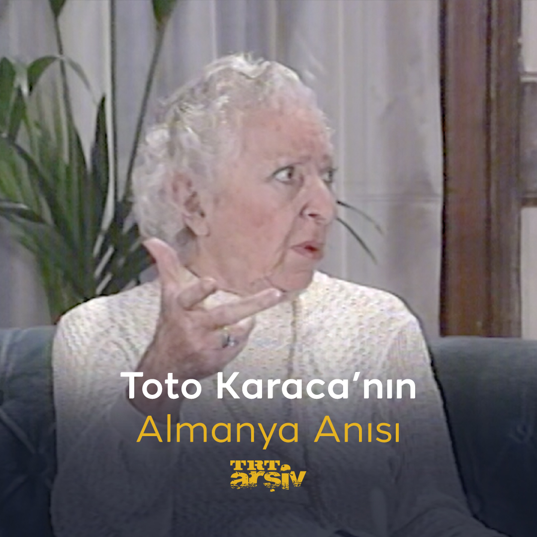 Tiyatromuzun değerli isimlerinden #TotoKaraca’nın Almanya anısını dinlemek için 1989 yılına dönüyoruz. 🎭