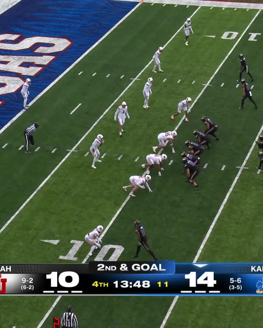 END ZONE INT 🚨 Jackson Bennee keeps a foot in bounds to haul in the second Utah Football interception of the day. #Big12FB | 📺 ESPN