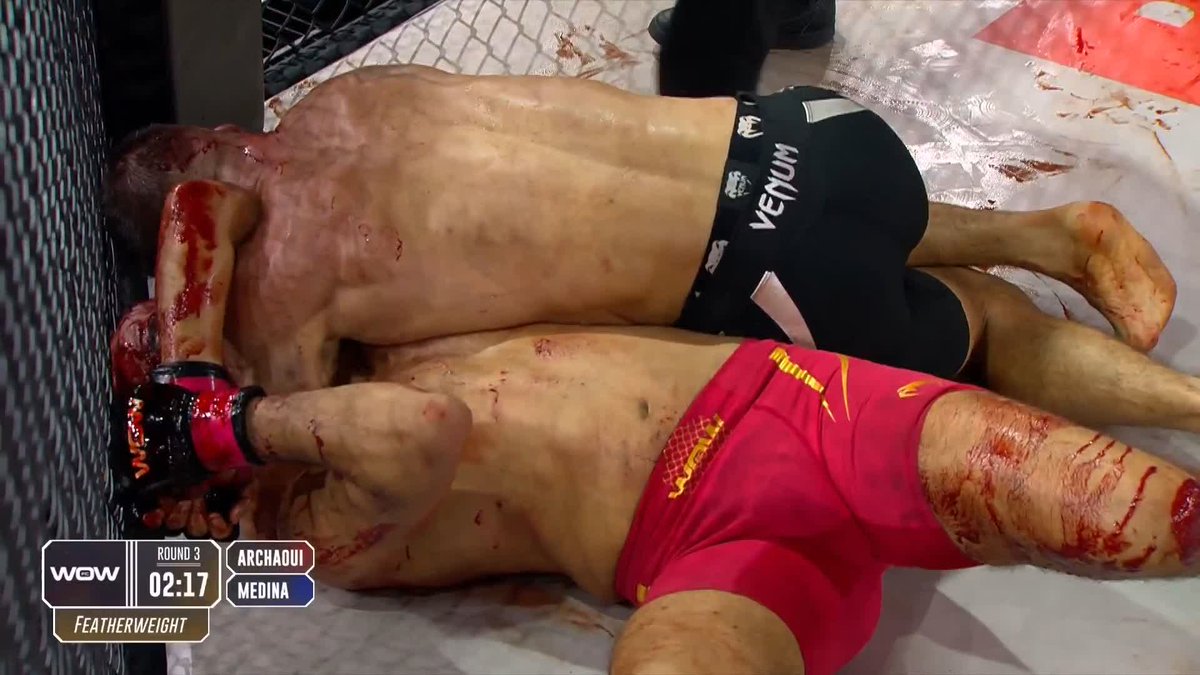 🇪🇸Nico Medina (1-0) gana a Rachid Archaoui (1-1) por sumisión vía triángulo de brazo en el tercer asalto, debut exitoso para el murciano como profesional en MMA, a Rachid le van a tener que hacer una transfusión de sangre, se dejó mucha en la lona #WOW24