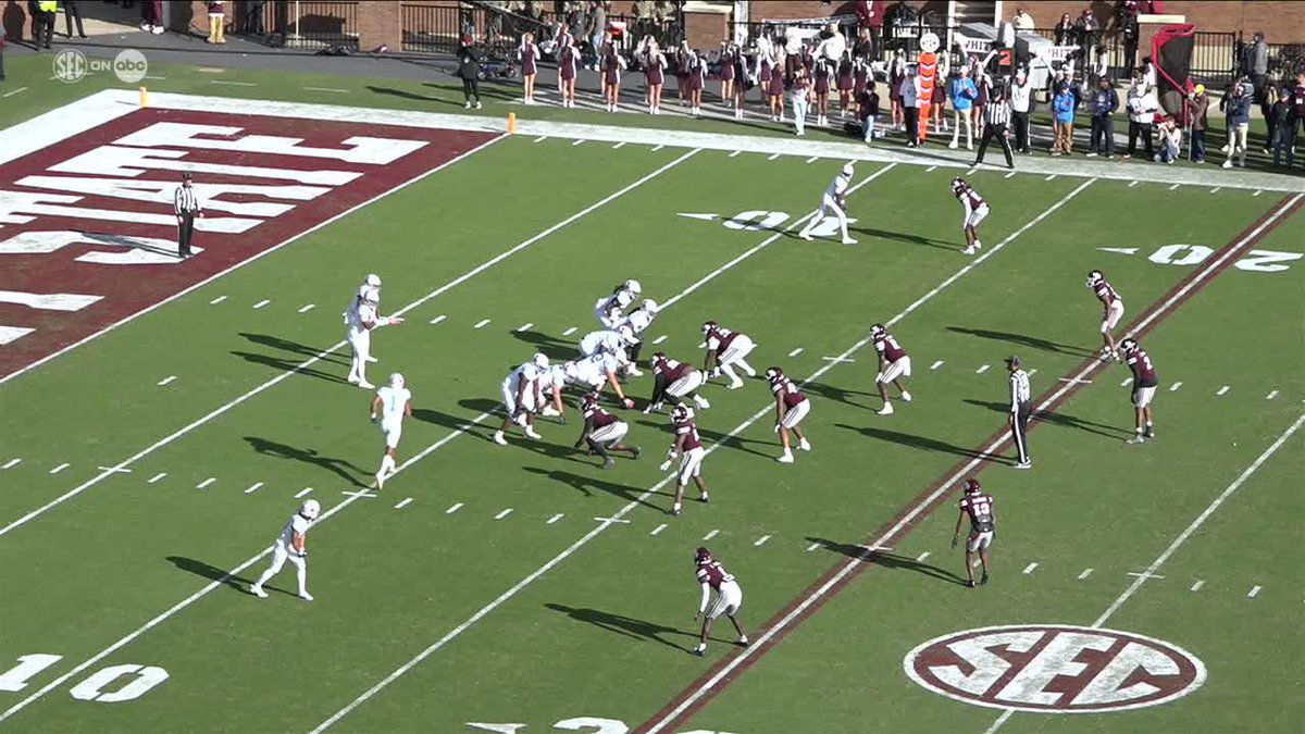 DEUCE ALEXANDER TAKES IT 88 YARDS FOR THE TD ✌️