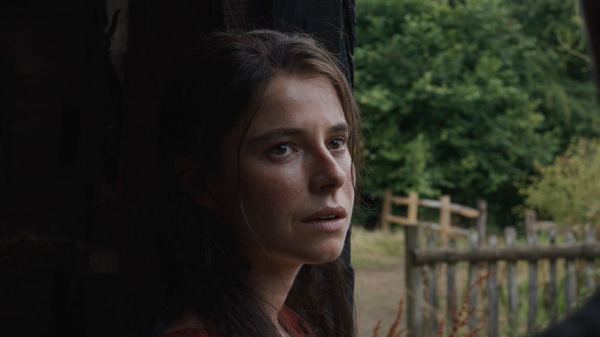 Jessie Buckley and Paul Mescal star in this official clip from Chloé Zhao's #Hamnet (🍅87%).