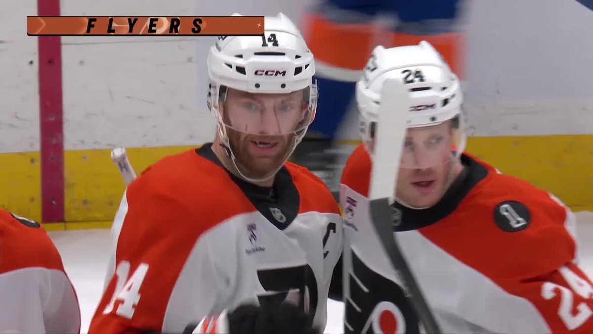 We like to score in bunches. #PHIvsNYI | #LetsGoFlyers