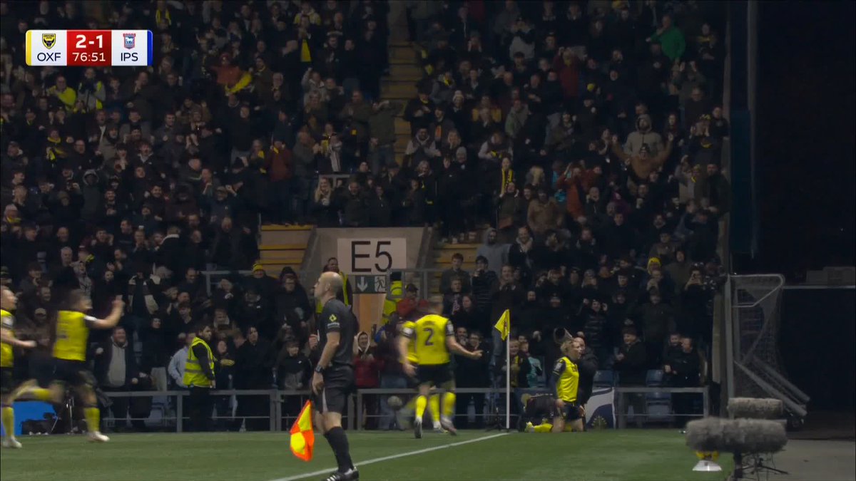 Przemyslaw Placheta with a great finish as Oxford United catch Ipswich off guard! 🫣