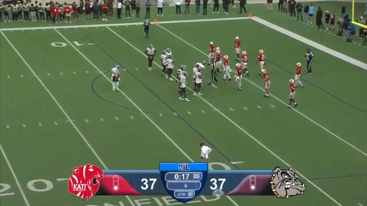 OH MY GOODNESS!!!! SUMMER CREEK ON 4th &amp; 8 THROWS A GAME WINNER!!! Final: Summer Creek 38 - Katy 37 🤯 Anything is possible during the #TXHSFB Playoffs!!! #DCTX #Playoffs #Football #Texas