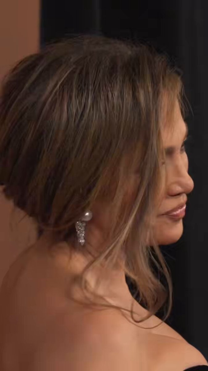 Mariah found crying somewhere