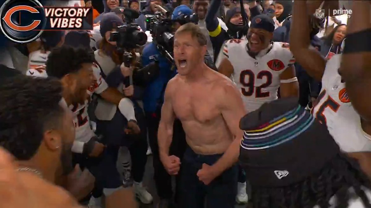 🚨 SHIRTLESS BEN JOHNSON 🚨 Chicago Bears NFL on Prime Video