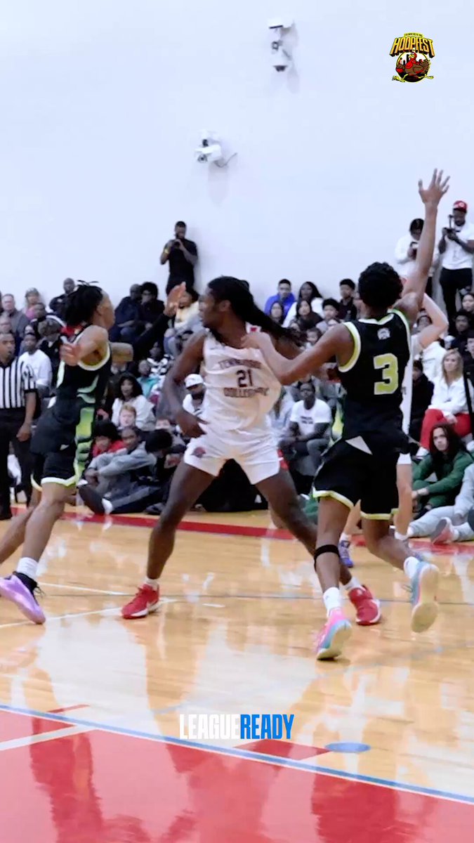 Down goes #️⃣1️⃣! Tennessee Collegiate Academy def. no. 1 Prolific Prep 65-64 😤