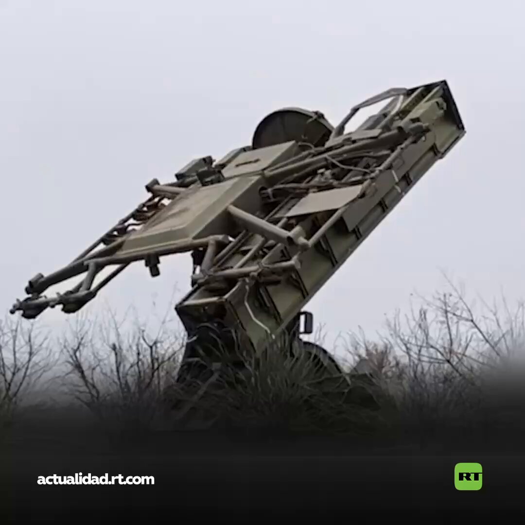 ⚡️🇷🇺 Fuerzas rusas derriban un dron ucraniano a 800 metros de altitud Un sistema de misiles antiaéreos ruso Strela-10 destruyó un dron de reconocimiento ucraniano Leleka-100 a unos 800 metros de altitud en las cercanías de la ciudad de Krasnoarméisk.