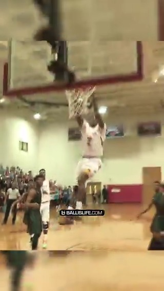 One of the craziest inbound plays I've ever seen 🤯