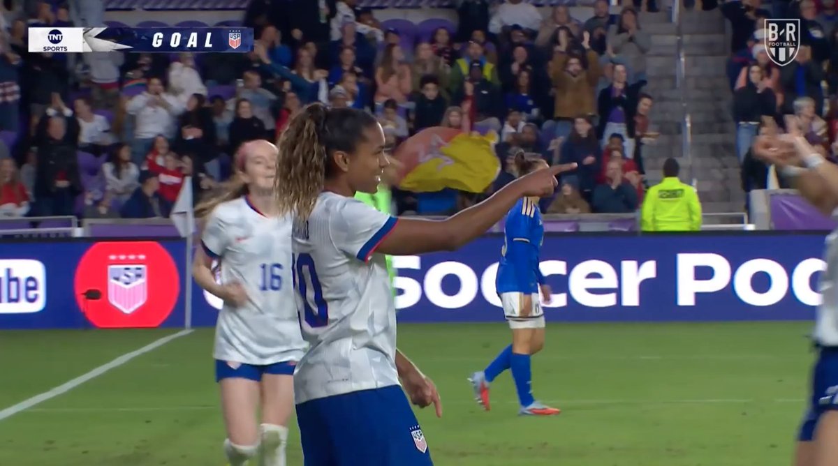 Cat Macario doubles the USWNT's lead 😤