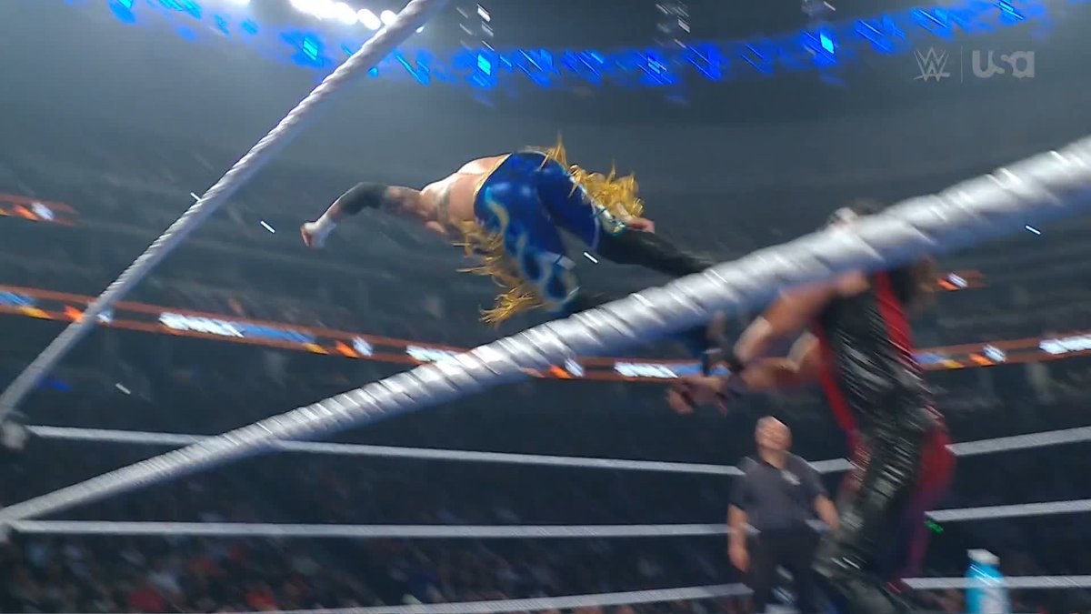.REY FENIX WWE is just showing off! 😮‍💨