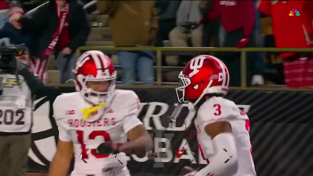 Omar Cooper Jr. finds the end zone 🙌 Indiana Football 📺: NBC