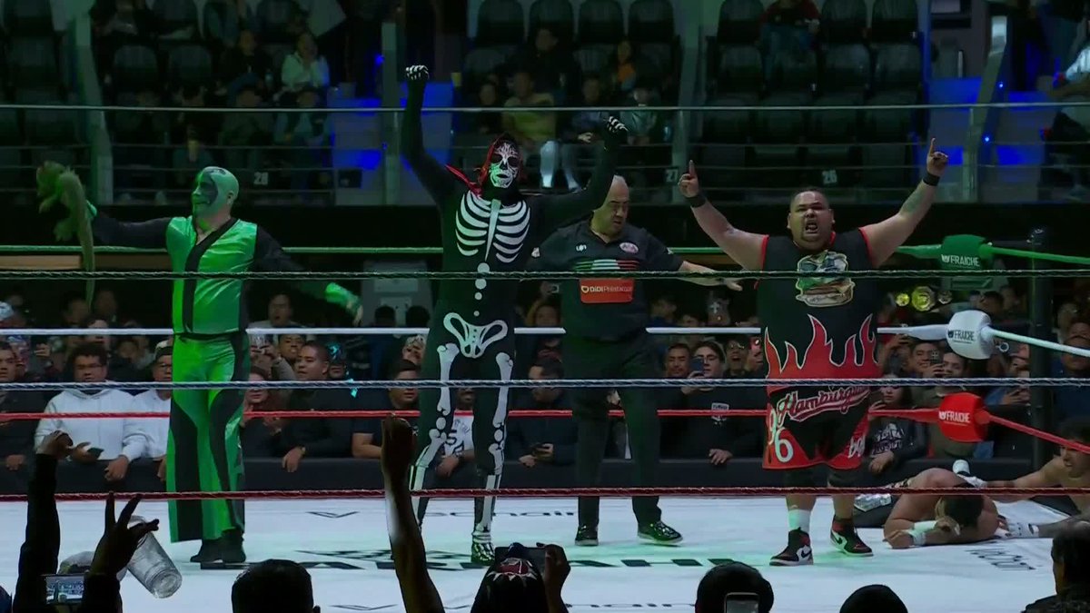 With an assist from La Yesca, Mr. Iguana picks up the win! 🦎 Stream Lucha Libre AAA Worldwide Alianzas here: