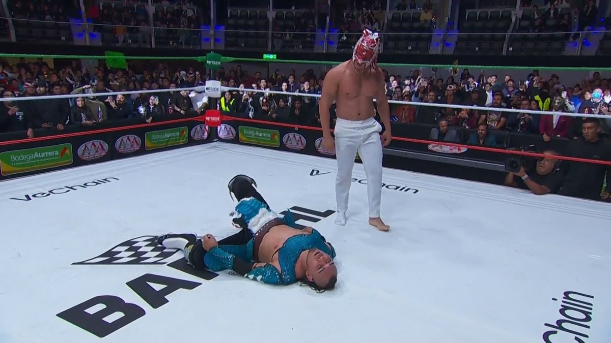 .♛Rey Mysterio❔ was just trying to keep it respectful but El Hijo del Vikingo and Dragon Lee weren't having it! 😤 Stream Lucha Libre AAA Worldwide Alianzas here: