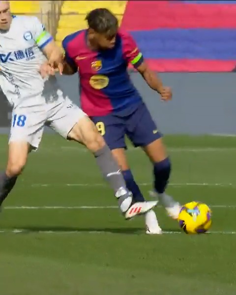 🤯 LAMINE YAMAL x FC Barcelona BarçaAlavés | LALIGAHighlights