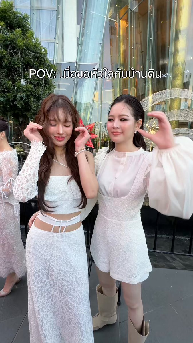 เมื่อขอหัวใจจากพี่ดินน้องโรส vs สิ่งที่ได้ 5555555555 🥹🫶🏻 APPLEMIM AT EFW25 #ElleFashionWeek2025xAppleMim #applelapisara #Mimpanthita #AppleMim #EFW2025 #ELLEThailand #ELLEMENThailand #EFW25ATICONSIAM #SeeYouAtTheTent