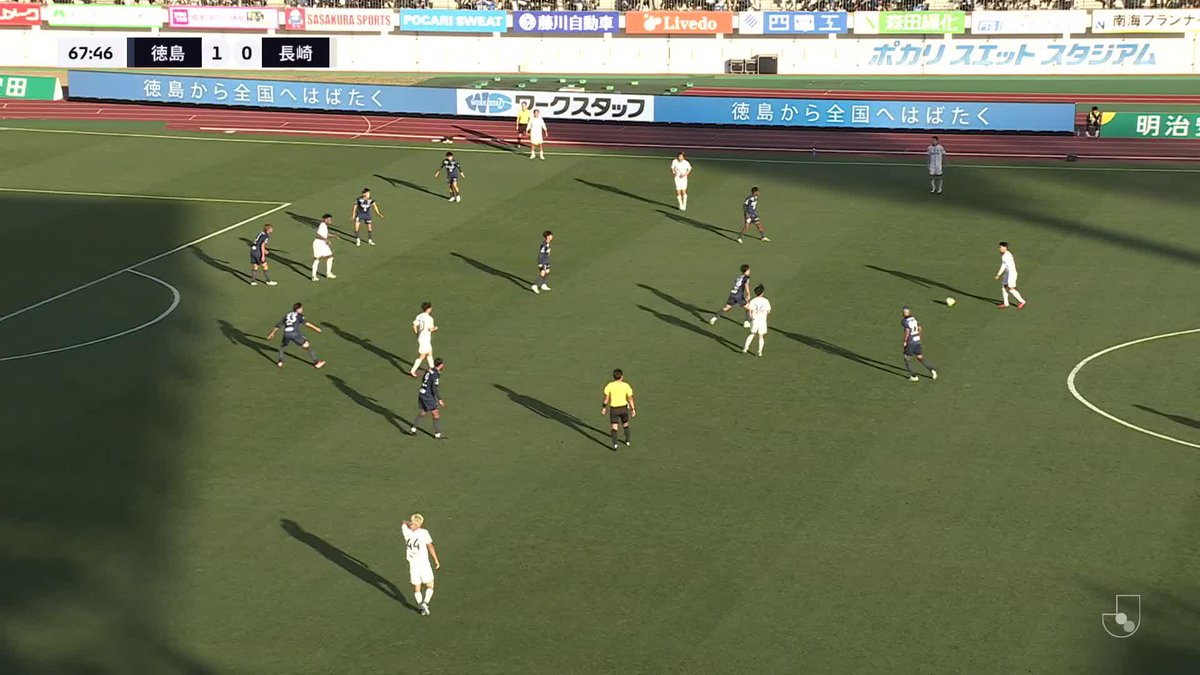🔷🔶 𝗪𝗘 𝗔𝗥𝗘 𝗝𝟭🎖️ 値千金の同点弾を決めた #翁長聖 選手⚽️ 後半終了間際、チームを救う #後藤雅明 選手のビッグセーブ🧤 "J1昇格"に導く、大きなプレーでした🎥 #vvaren #ALLNAGASAKI💙🧡