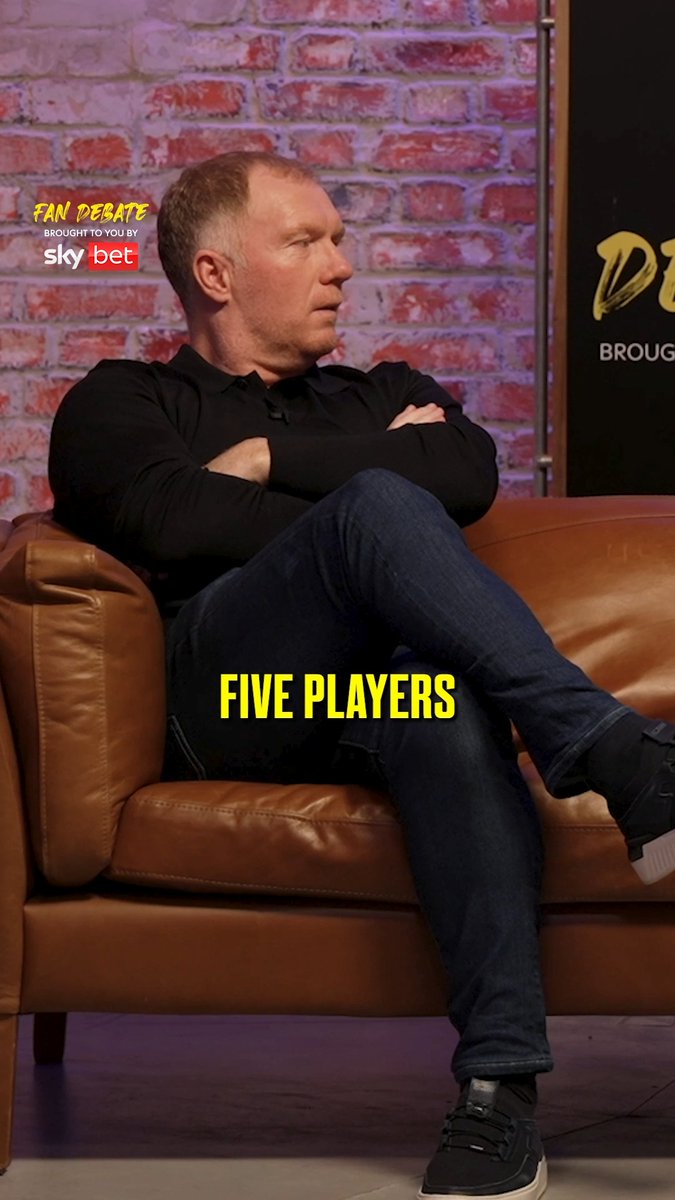 "That's some five a side team isn't it!" 🔥 A serious shortlist from Scholsey, who gets into his top five? 🖐️