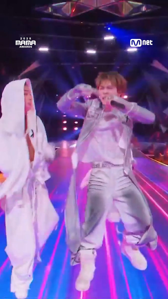 ALLDAY PROJECT performs “FAMOUS” at the 2025 MAMA Awards.