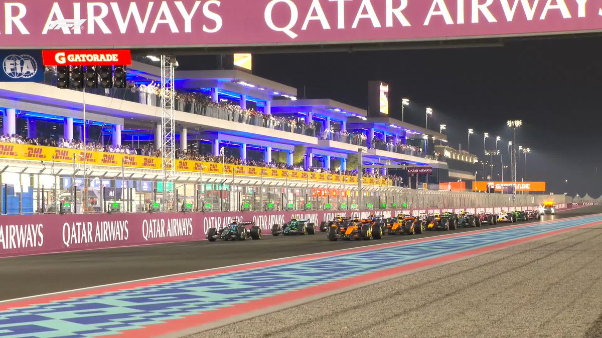 Watch the start as Verstappen immediately makes up ground 👀 #F1Sprint #QatarGP