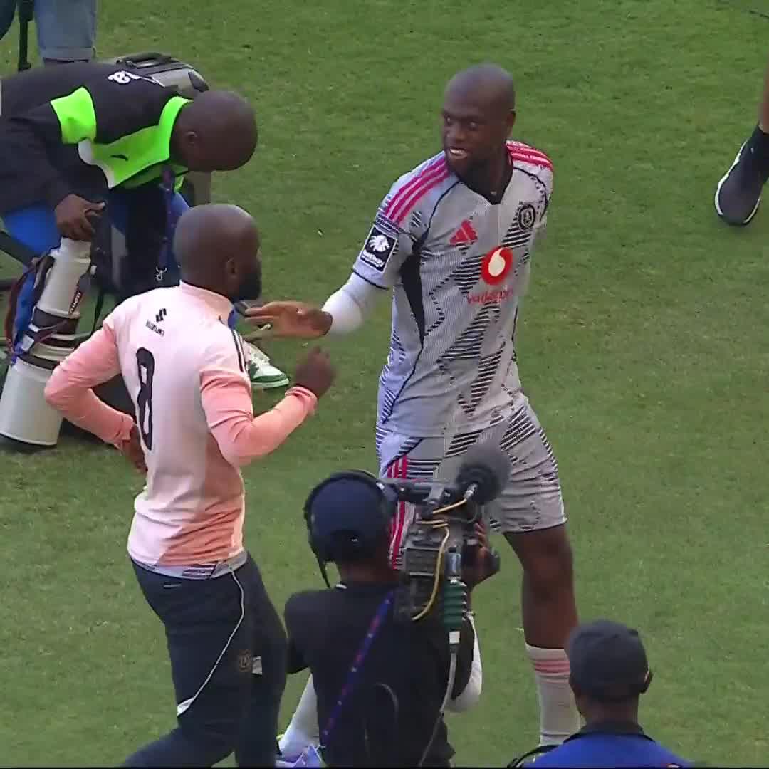 Makgopa's confidence right now 📈📈 📺 Stream #BetwayPrem on DStv: #SSDiski | McDonald’s SA