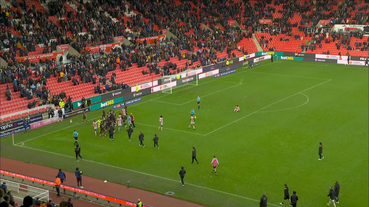 Tempers flare at the bet365 Stadium as Hull City and Stoke City players clash! 🫣