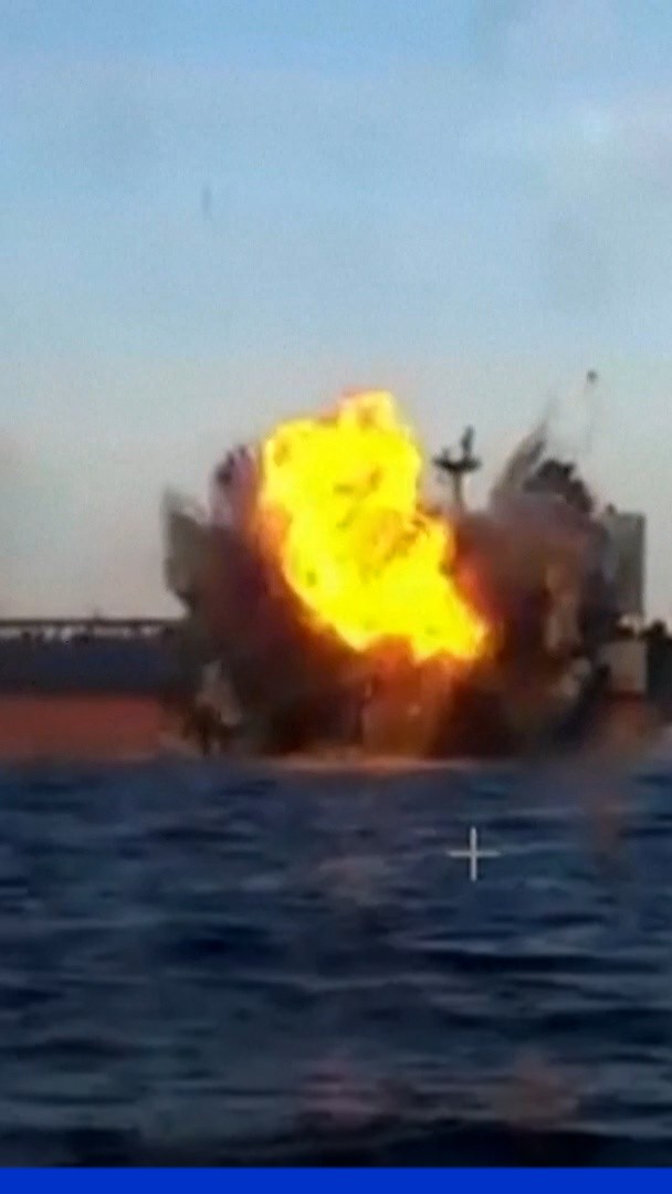 L’armée ukrainienne revendique l'attaque de deux pétroliers de la flotte fantôme russe en mer Noire