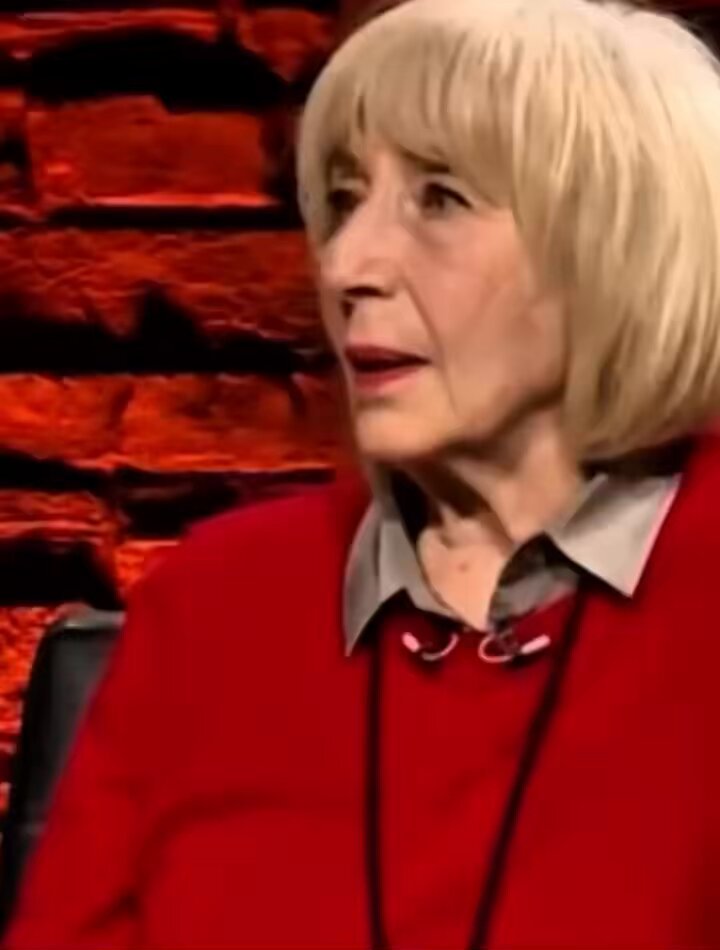 Ayşe Kulin ne kadar haklı bir konuşma yapmış altına imzamı atarım. “Hiç bu kadar yargısız , eğitimsiz , terbiyesiz kalmamıştı Türkiye ..”