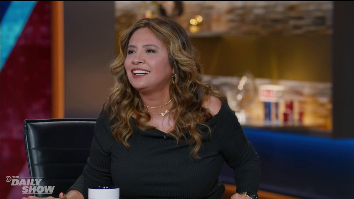 Comedian Cristela Alonzo (Cristela Alonzo) shares the important lesson she learned about hard work and joy from her mom’s passing