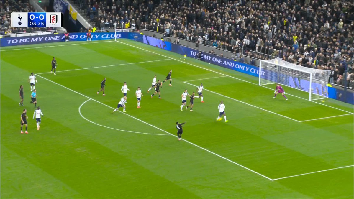 Kenny Tete scores his first goal of the season! 💥