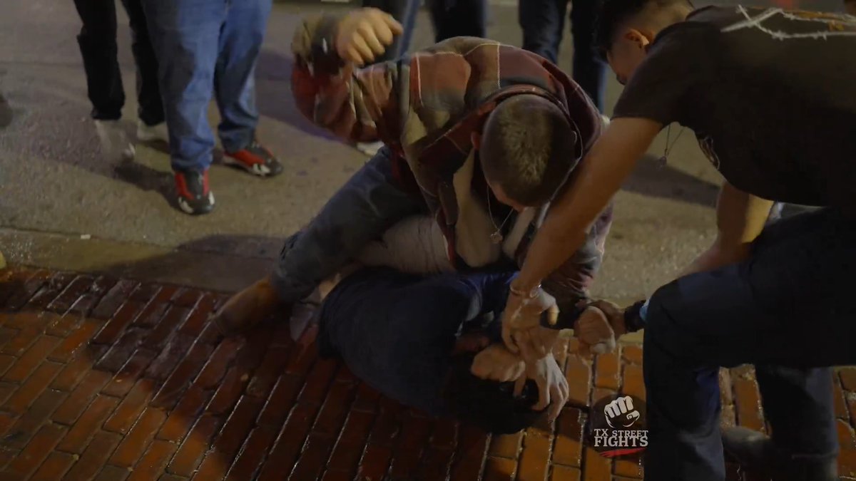 Wild fight breaks out on 6th Street Austin TX 11-29-2025 #fight #fights #texas November 2025