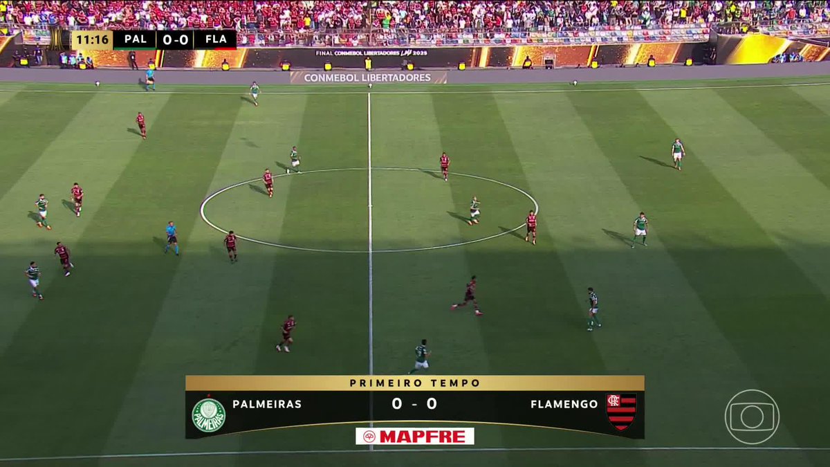 O primeiro cartão amarelo da final da Libertadores. Falta de Veiga em Carrascal. 🎥 TV Globo 📺 | ge