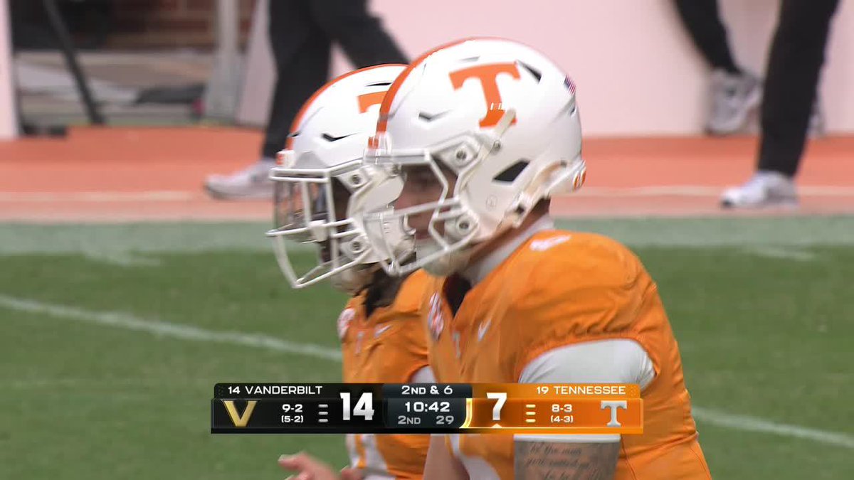 Right in stride. 📺 ESPN 📲