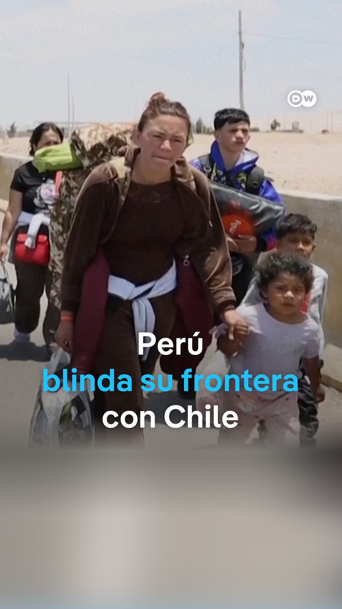 Perú decreta la emergencia y militariza su frontera con Chile ante la llegada de indocumentados El candidato presidencial chileno José Antonio Kast reiteró su mensaje de cero tolerancia con la inmigración ilegal. Kast, a quien las encuestas dan como favorito para la segunda vuelta, advirtió a los inmigrantes irregulares que deben salir del país antes de que él sea presidente. Sus palabras provocaron un movimiento masivo de migrantes en dirección a Perú. Pero las autoridades peruanas aseguran que ya están desbordadas y han ordenado al Ejército vigilar la frontera junto con la policía.