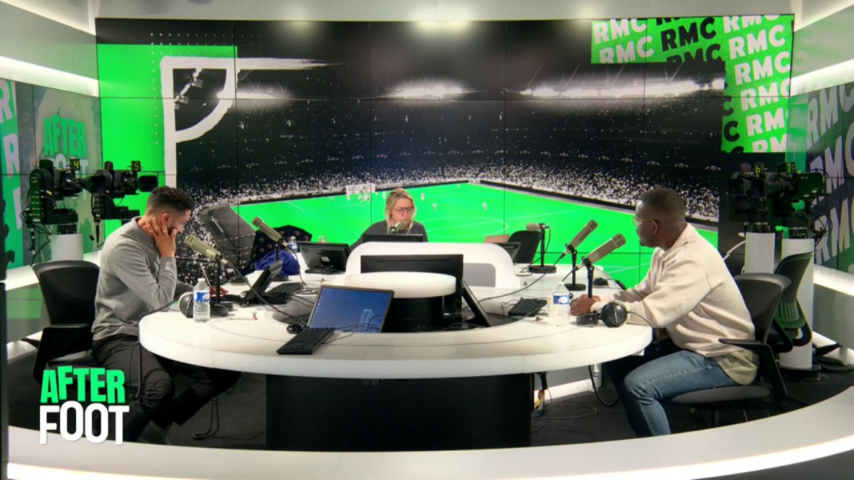 🎙Gaël Clichy : "Je ne me cache jamais derrière les blessures, mais je pense que ça commence à faire long pour le PSG...Dembélé pas à 100%, Doué toujours absent... Paris était moins bien aujourd'hui. Mentalement, il ne faut pas se relâcher, il faut être au taquet tout le temps."
