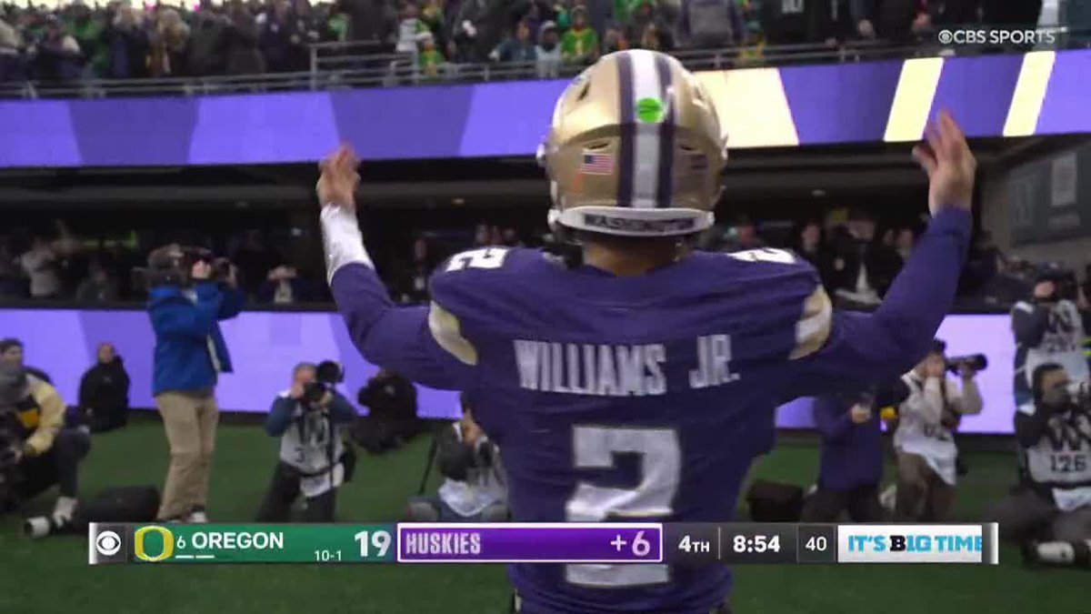 BOSTON ON 4TH DOWN! Washington cuts the lead to five 👀 CBS | Paramount+
