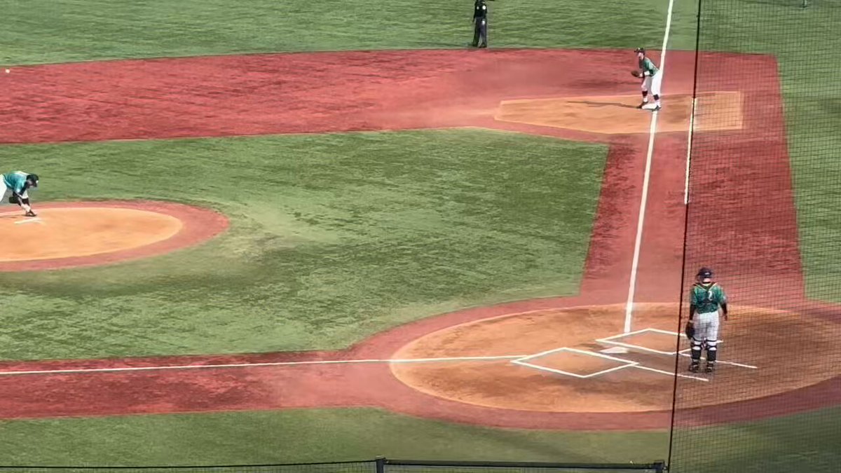 チカラのある見事な投球⚾️🔥 ＃始球式 ＃柏崎咲和 さん ＃大体大 ＃福井工大福井 侍ジャパン女子代表アジア杯MVPの柏崎咲和さんが始球式登板【東京六大学野球オールスター東西対決】(中日スポーツ) #Yahooニュース