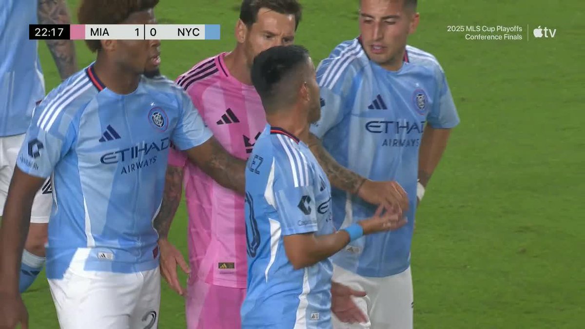 UN CRUCE QUE DURÓ MÁS DE UN MINUTO: así fue el intenso cara a cara entre Leo Messi y Frasquito Moralez en la #MLS. 📺 Major League Soccer on Apple