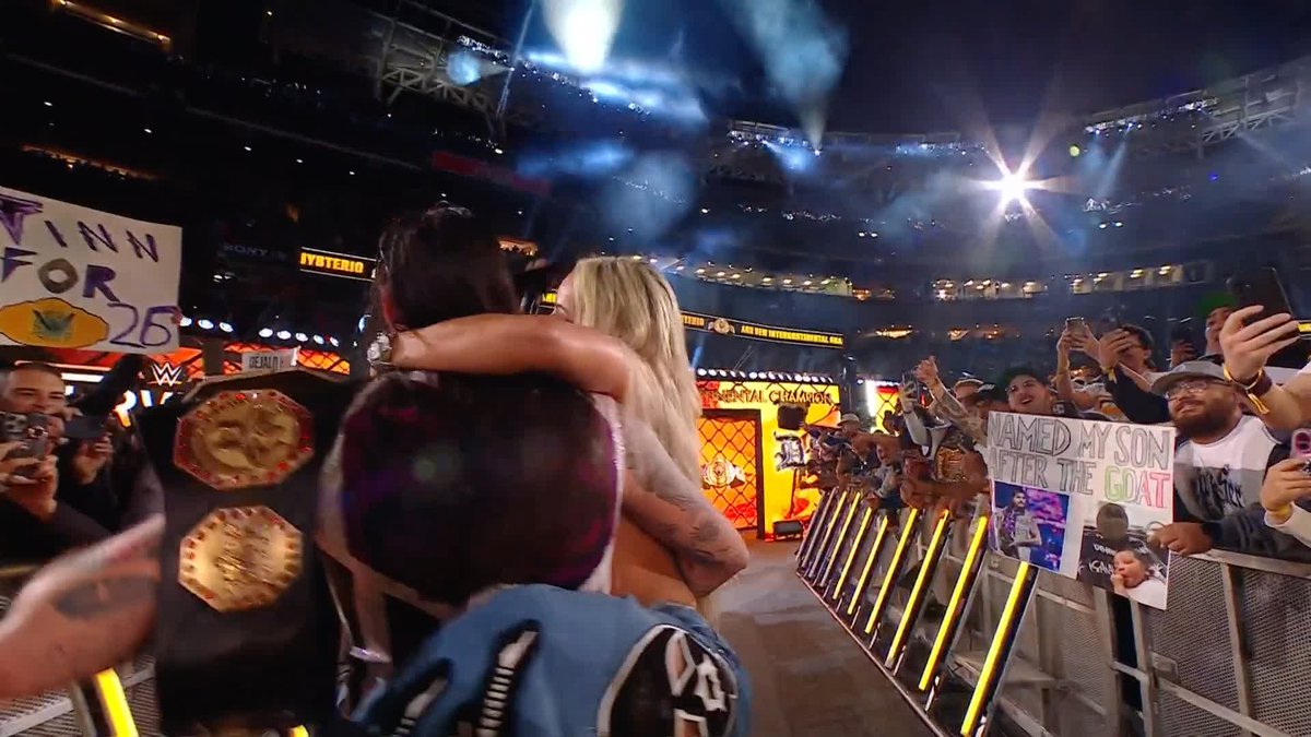 “¡ESTAMOS DE VUELTA!” Dom Mysterio y Liv Morgan son la pareja perfecta 🥰