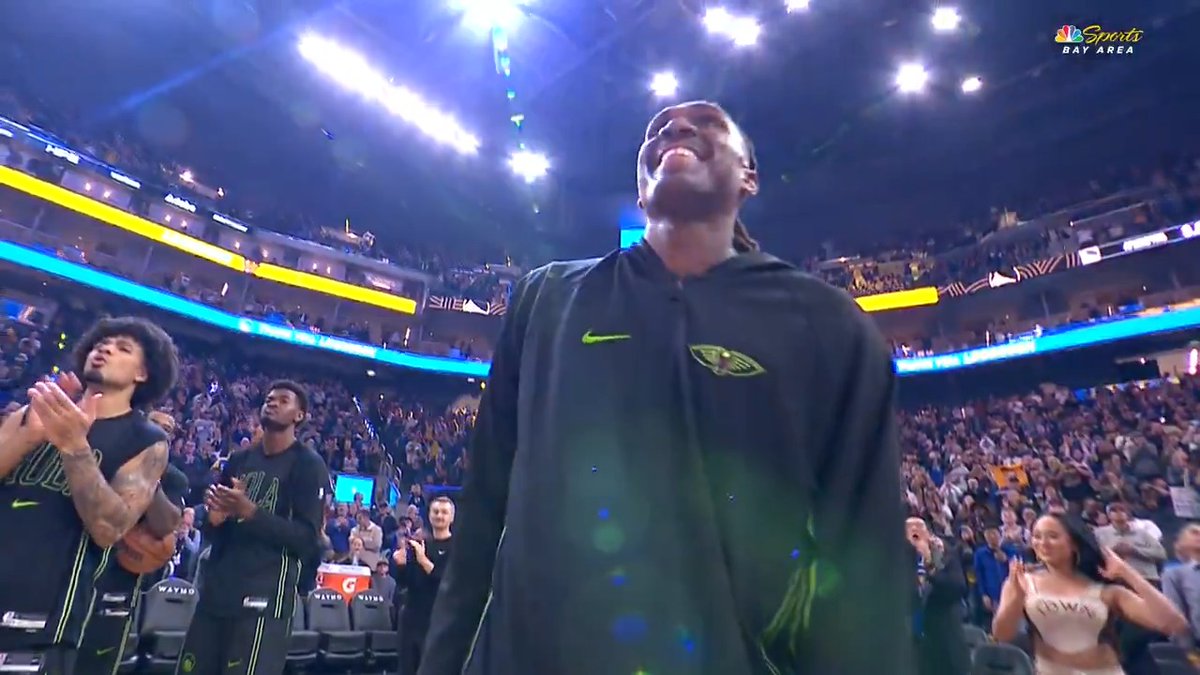 The Bay's got love for Looney.