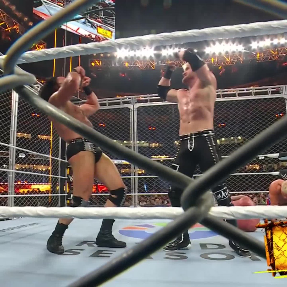 In 60 seconds, Logan Paul traded punches with Cody Rhodes on top of the cage, hit a double stalled vertical suplex (complete with bicep pose) with Drew McIntyre, then a stereo kip up followed up throwing his gum at CM Punk. Definition of aura. - ᴀʀᴅᴀ Öᴄᴀʟ