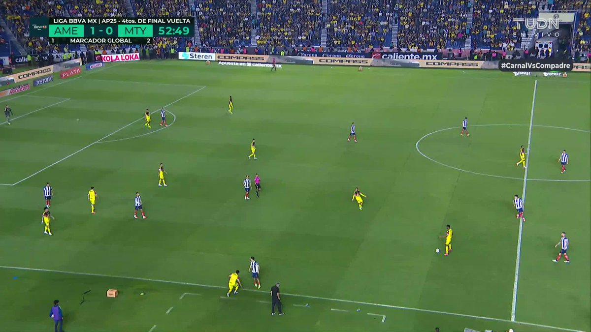 Que puto gusto ver como el forzado de Andrés Vaca queda en ridículo solo para mamarle las bolas al América y según el hacer una narración épica. No puedes compararte con Martinoli si el Furbi te hizo cornudo