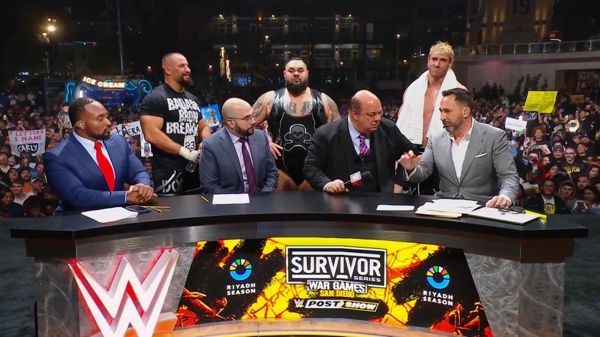 "How would I know? The man was wearing a hood..." Ayyyy, he's got you there, Joe Tess! 😅