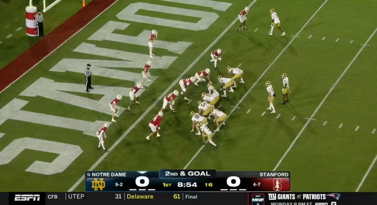 Jeremiyah Love passes Jerome Bettis for the Notre Dame single-season touchdown record with this score. It’s his 21st of 2025. History.