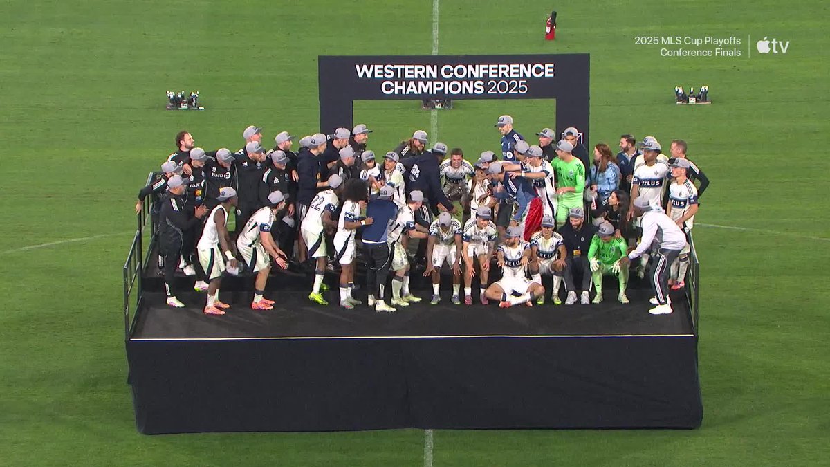 Lift it high, boys! Western Conference CHAMPS. 🎊 Vancouver Whitecaps FC // Audi MLS Cup Playoffs