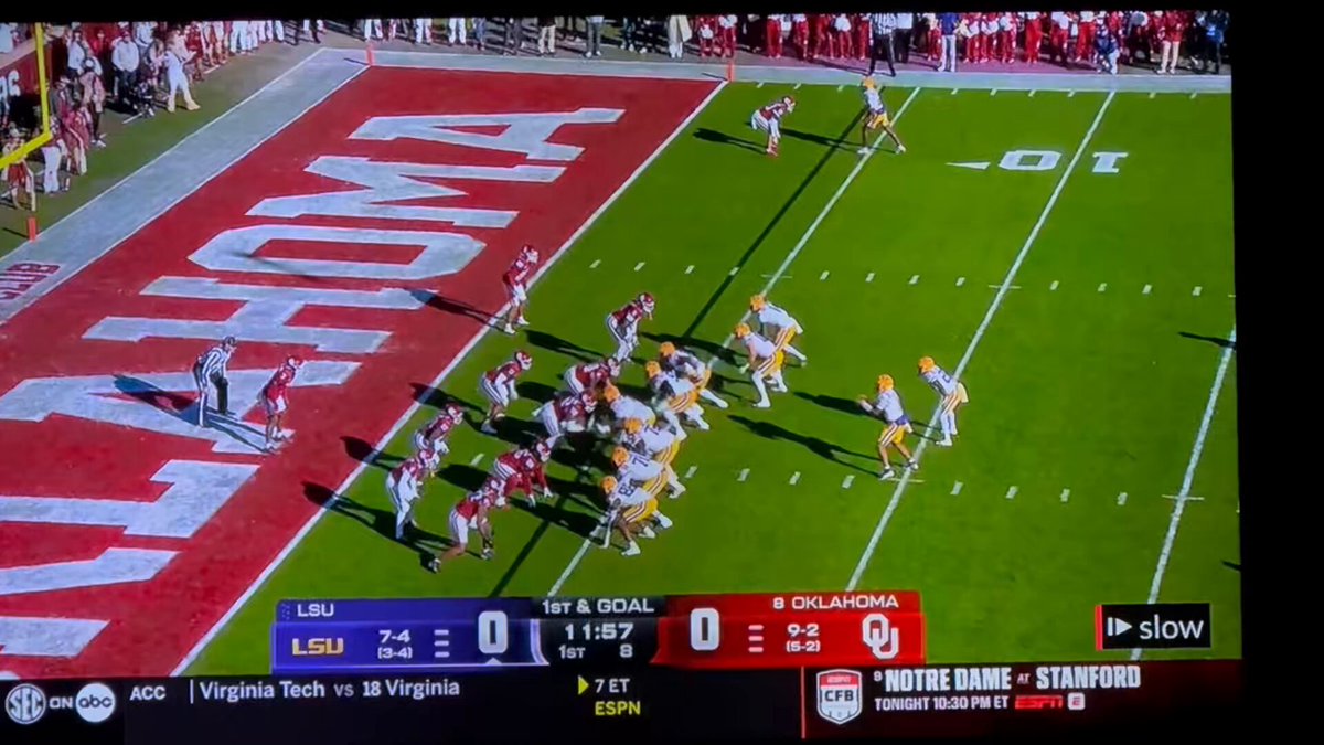 Peyton Bowen has become a super star on the Oklahoma defense This play is unbelievable. Plays the QB run, anticipates the throw. Huge play