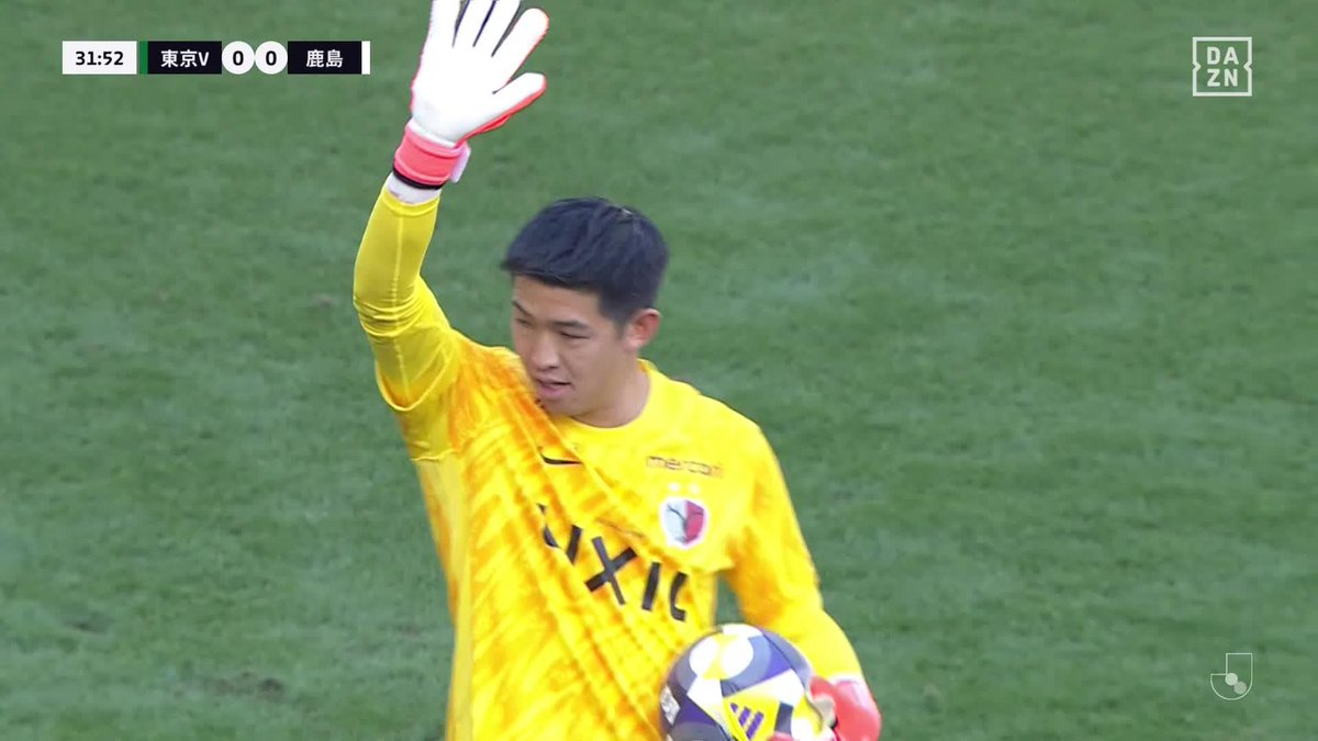 まさに“超人級”の反応! リーグ優勝が懸かる大一番で GK早川友基がビッグセーブ🔥 🏆明治安田J1リーグ第37節 🆚東京V×鹿島 📺#DAZN ライブ配信中 #Jみようぜ #Jリーグ #だったらDAZN