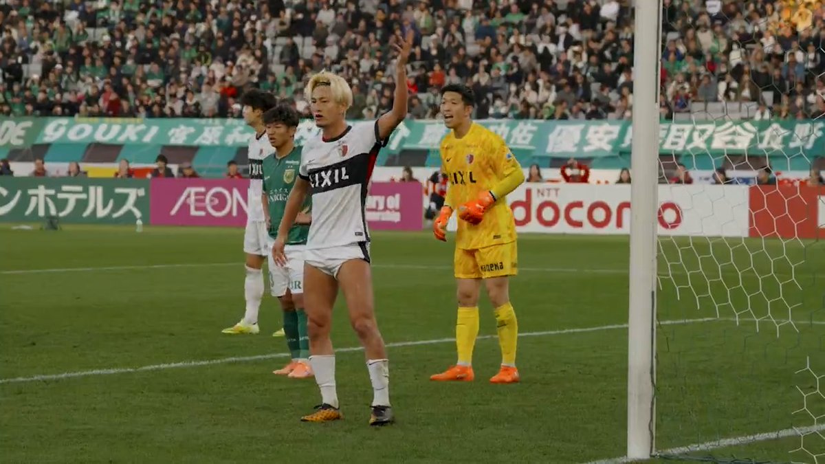 🎥現地独自カメラ🎥 / 掴み取った勝点3💪 優勝まであと一つ! \ ラストプレーとなったコーナーキック。 更なる声援を煽る鈴木優磨、 勝利の雄叫びを上げた早川友基。 鹿島アントラーズ、攻守の要に注目👀 #Jリーグ
